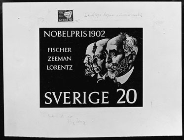 Frimärksförlaga till frimärket "Nobelpristagarna 1902", utgivet 10/12) 1962. Textförslag. (I Postmusei samlingar). Fotomontage och tusch. 24,2 x 32,4 (14,1 x 18,7). Text: Vidar Forsberg. Konstnär: Stig Åsberg (1909 - ).
Valör 20 öre.