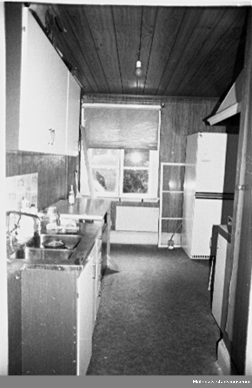 Kvarnfallet 31 i Grevedämmet, hösten 1994. Ett kök.