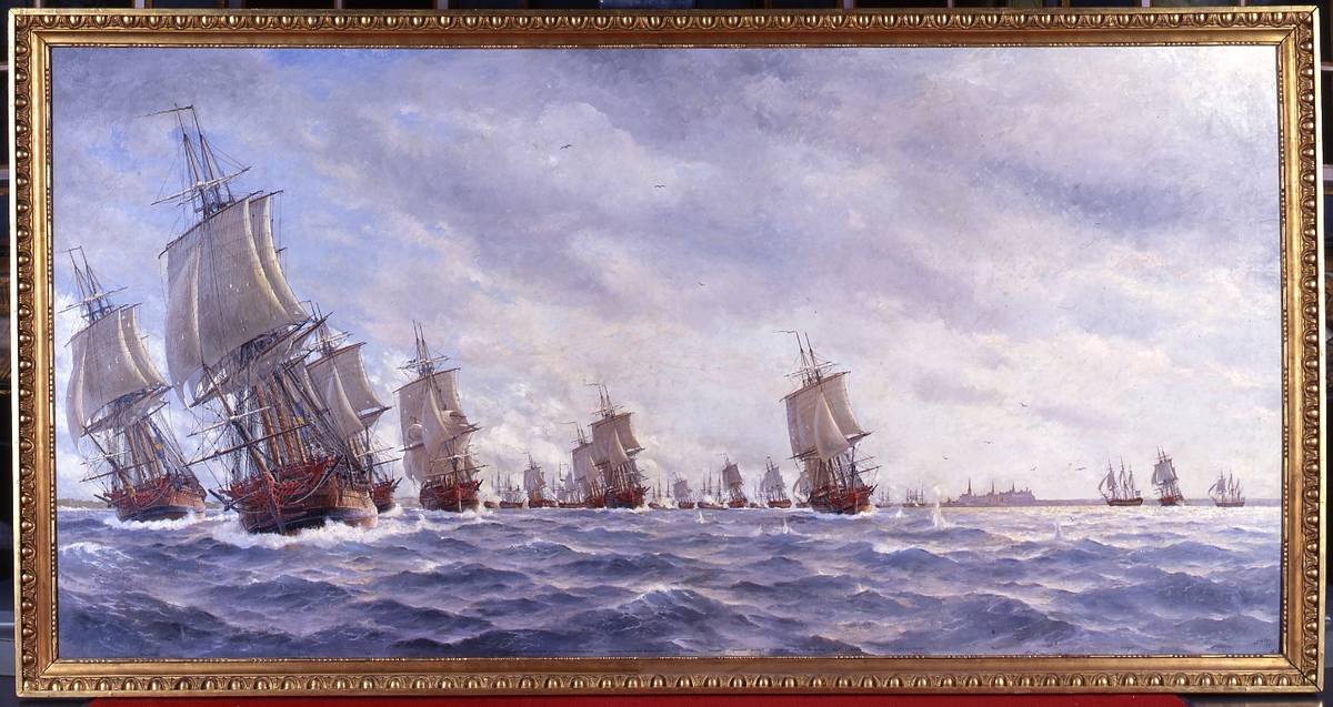 Utseglingen från Reval. Svenska flottans utsegling från Revals redd den 13 maj 1790 efter utfört anfall på en rysk eskader.
Ram: Förgylld