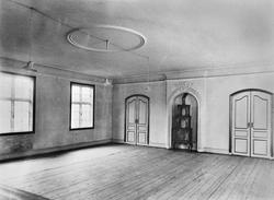 Interiør fra sal i Konventionsgaarden i Moss, ukjent år, ca.