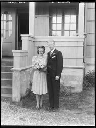 Brudeparet Stenmark i Sarpsborg 1945.
Ukjent sted, samme so