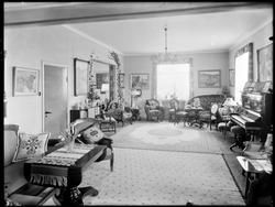 Stueinteriør fra kjøpmann Ole Slorers hjem i Sarpsborg, 1954