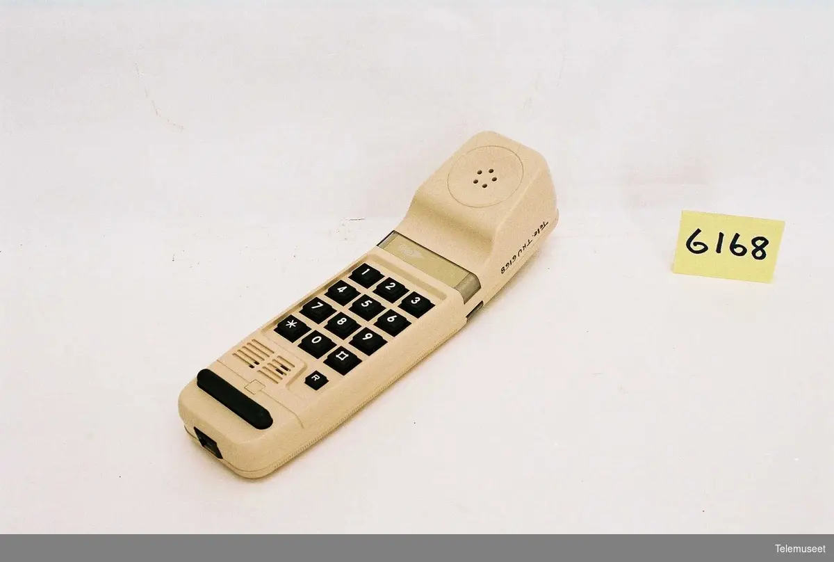 Tastafon Compact
Telefonen har ingen merking av spesifikasjoner eller serienummer.
Prototype fra EB