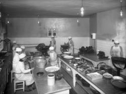 Produksjon av varer i Skiens Delkiatesseforretning Ligaten 3