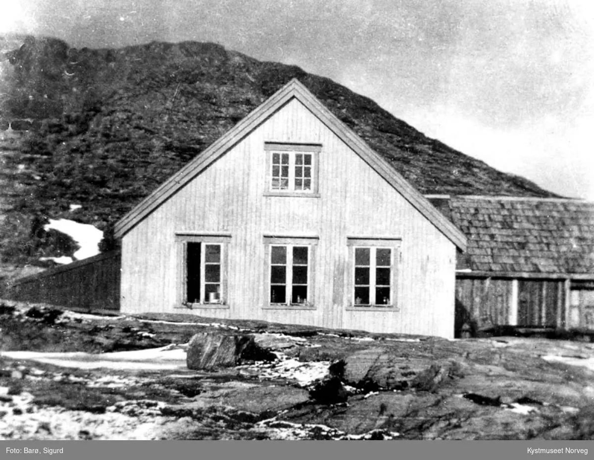 Hovedbygninga på fiskeværet Versøya i Flatanger