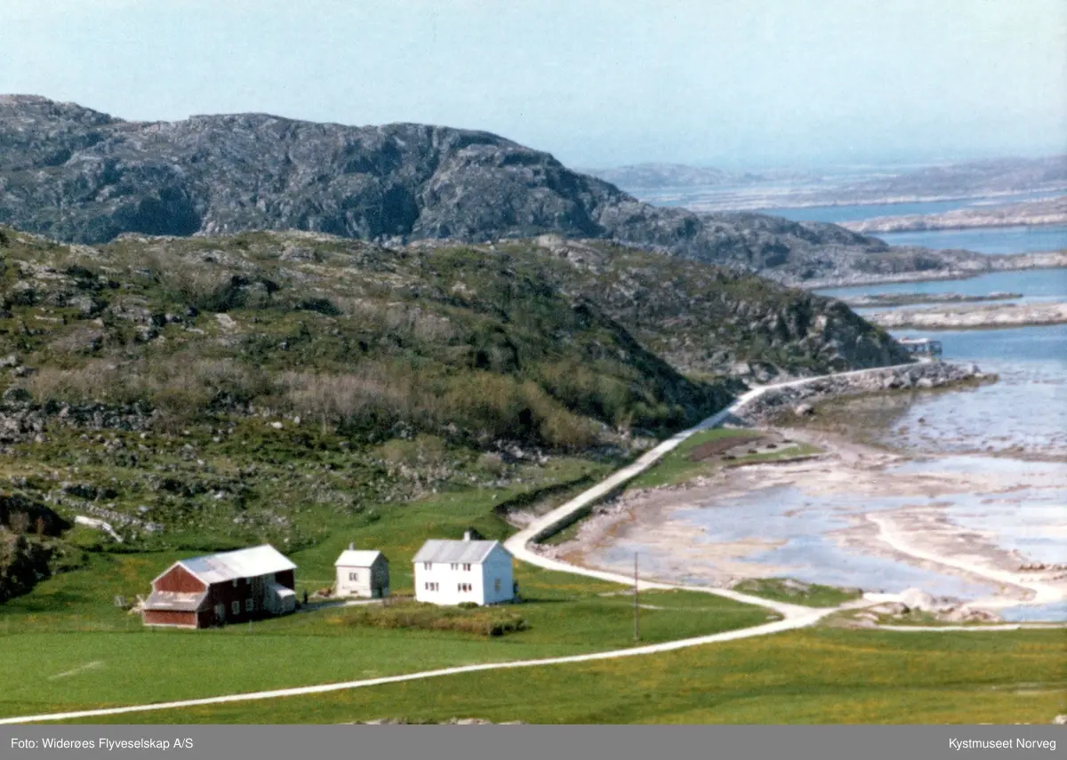 Flyfoto over Valøya i Vikna kommune - Kystmuseet i Nord-Trøndelag ...
