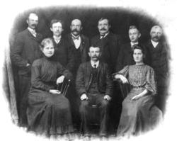 Foran fra venstre: Emma Hansen, Mikal Klette, Hanna ? Moe. B