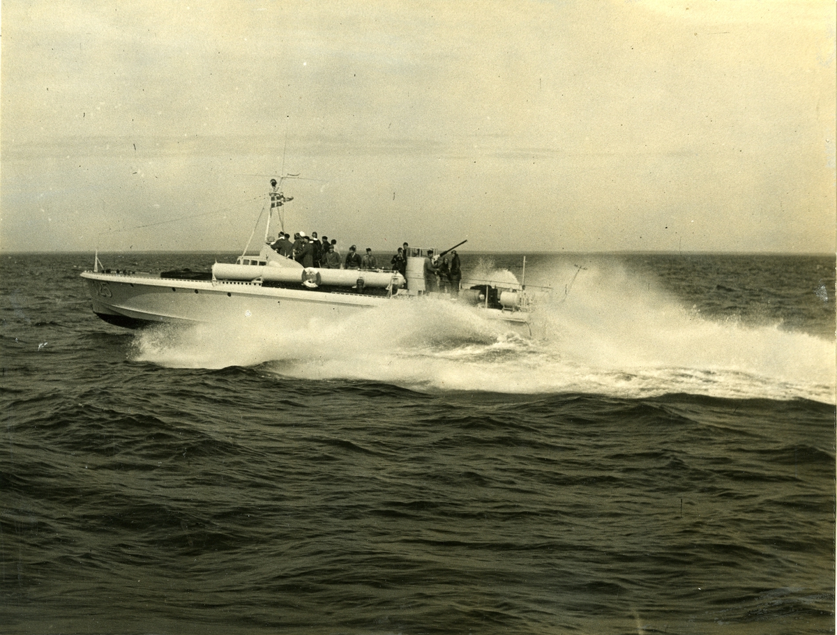 Motortorpedbåt T 25. Propagandaturen på Vättern, juli 1947.