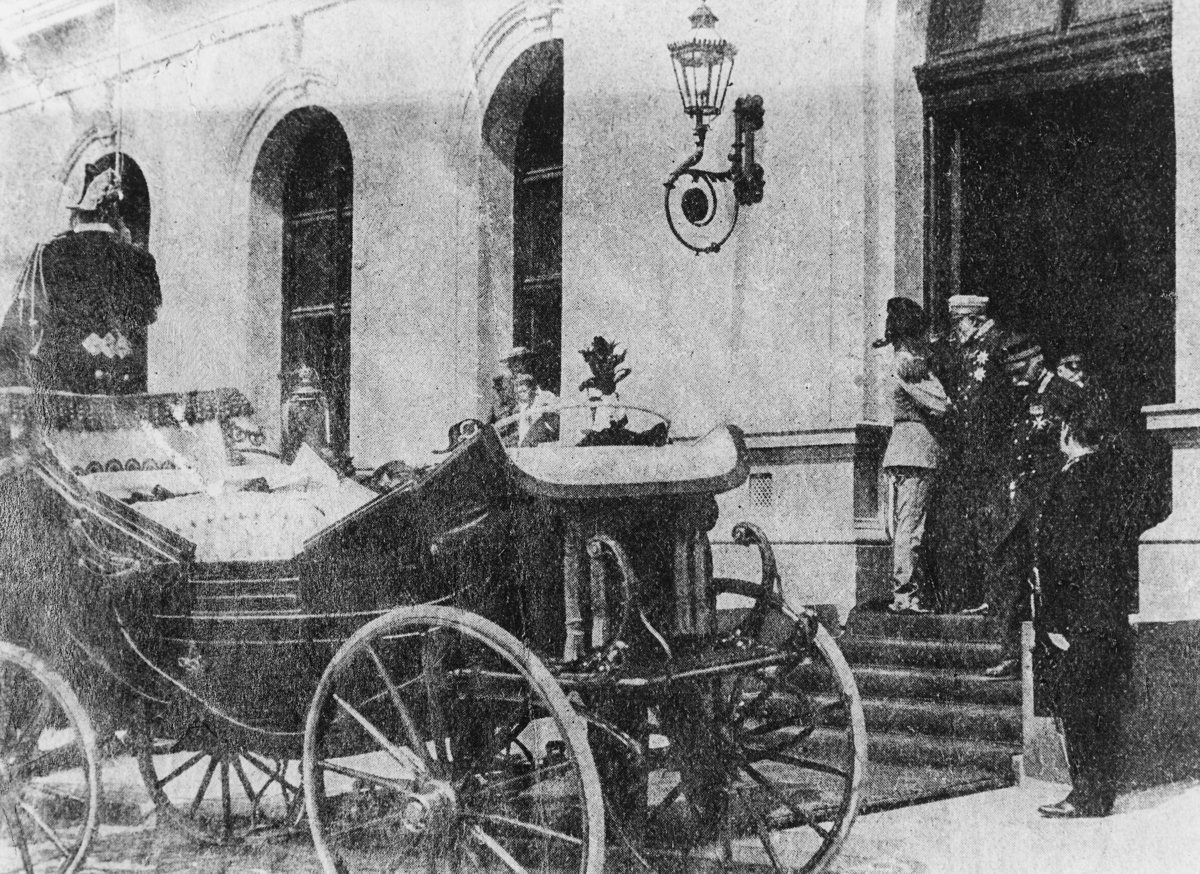 norgesbilder, bybilde, Oslo østbanestasjon, Kong Oscar IIs ankomst til Kristiania 16. juli 1904, vogn