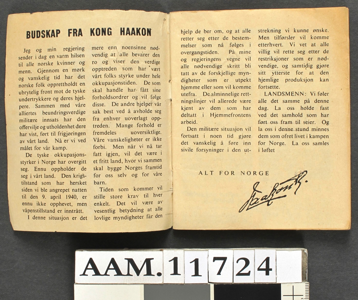 Brosjyre:   "Ved frigjøringen av Norge"   papir  , heftet.   13,3x10,6.  Som AAM.11 644.