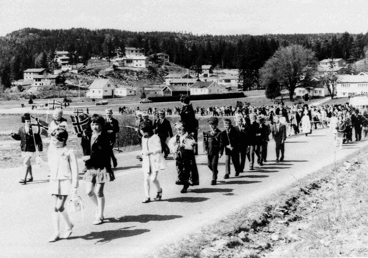 Bilder fra Birkenes kommune
Barneskolen 17 mai 1969
