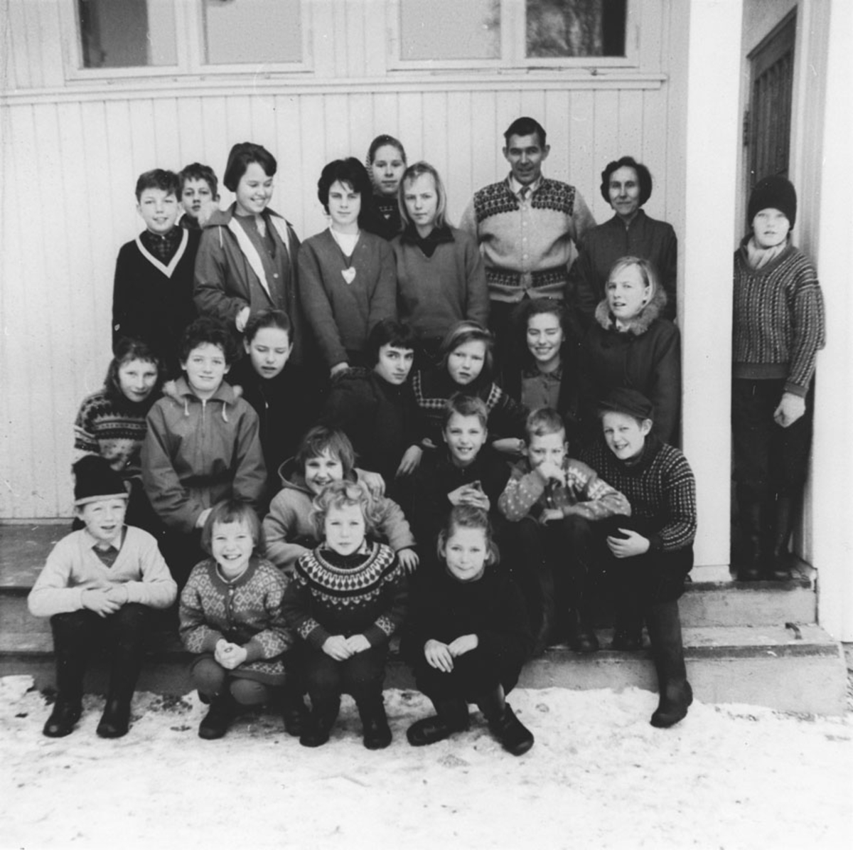 1. - 6. - 7. klasse ved Gjedsjø skole vinteren 1959-1960