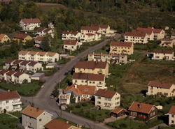 Rekkehus og eneboliger Ekraveien m/ Trettebakken opp mot Sør