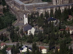 Nordberg kirke, villabebyggelse og byggevirksomhet i omkring