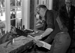 Kvessing av sag..Nesjestranda Husmorlag med flere på Romsdal