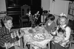 "Pål Ivar 1 år - 21.05.1963".