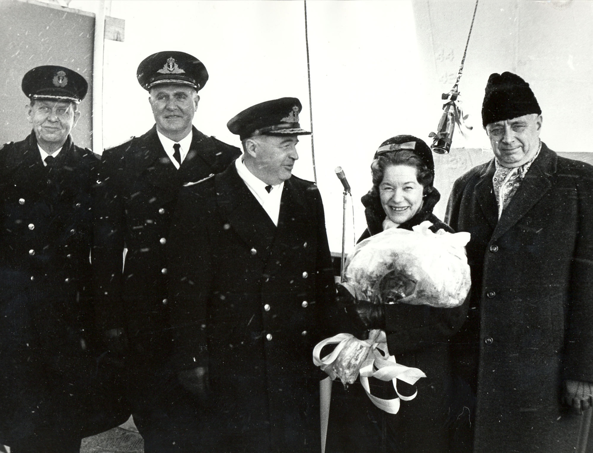 Oslo-kl.fregatt KNM "Stavanger". Fra sjøsettingen, 04/02 1966. Gudmor fru Ase Braadland.
