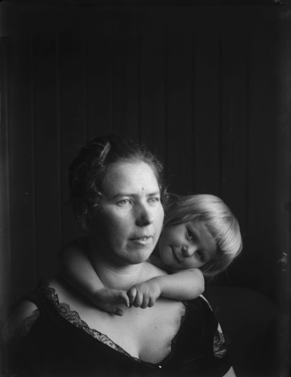 Gro Holm med dotter Herborg.