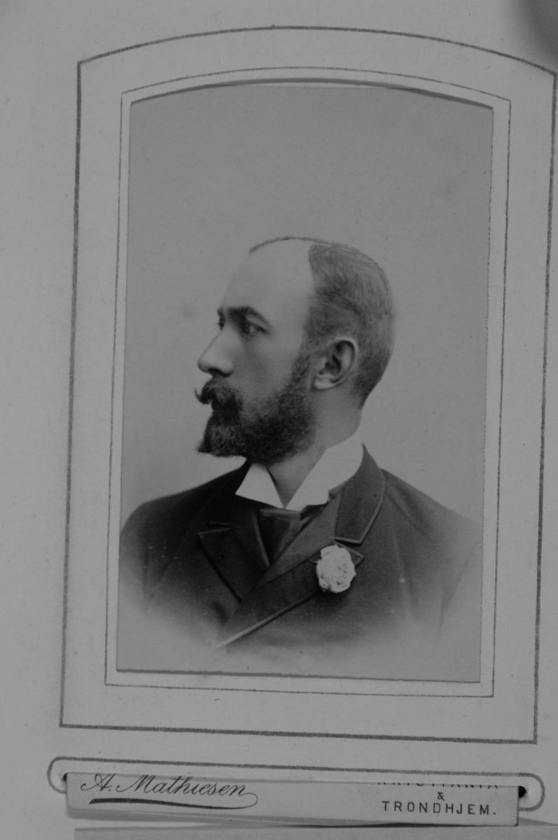 Wilhelm August Thams ca. 25 - 30 år