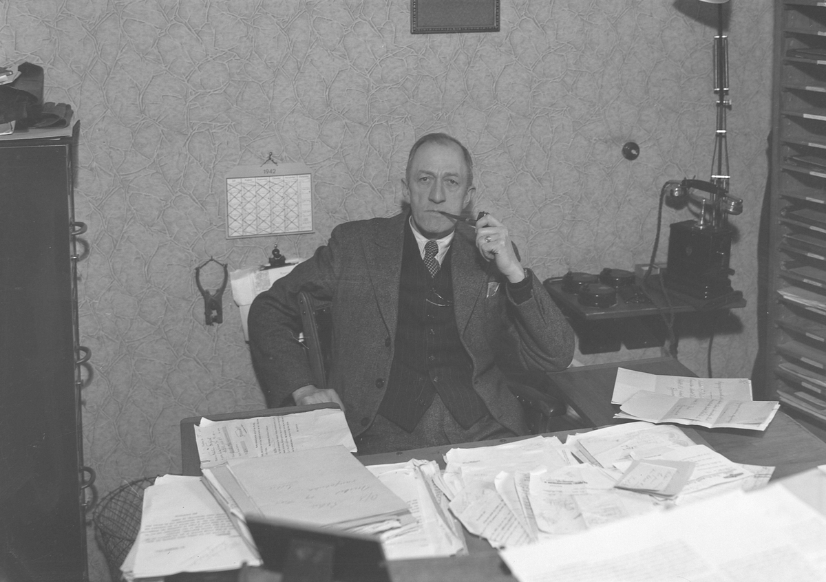Disponent Fr.B. Bauck på kontoret i Baucks Auktionsforretning