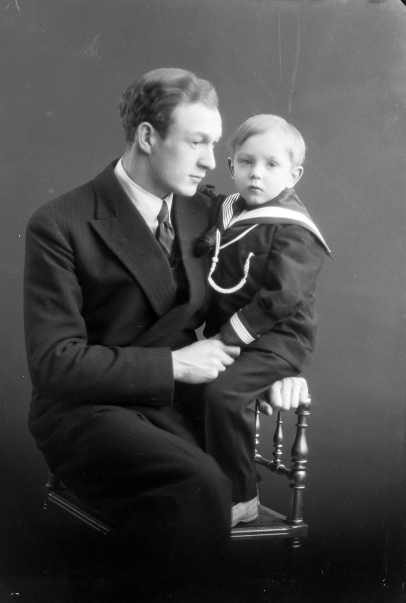 Skuespiller og sanger H. Herberth med sønnen Robert