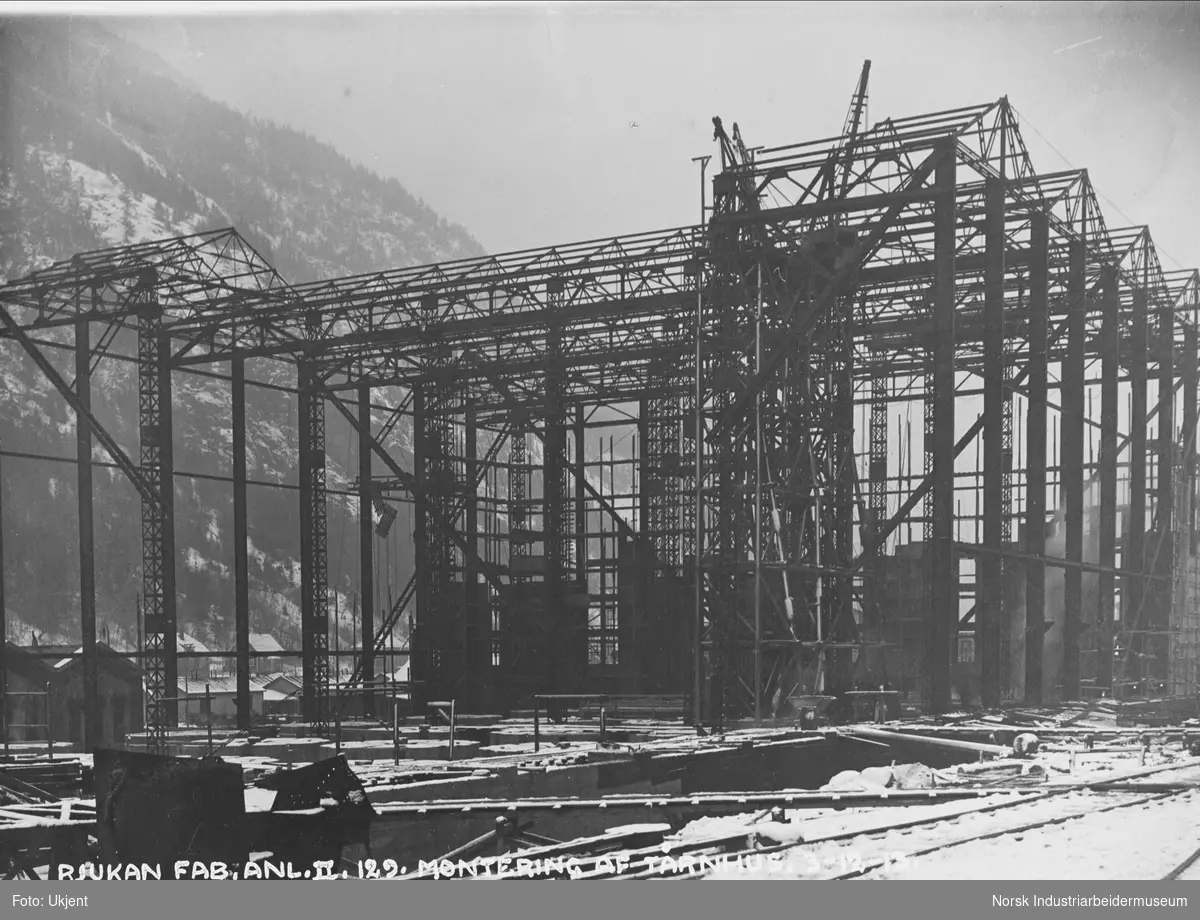 Rjukan Fabrikkanlegg II 129. Montering af Tårnhus