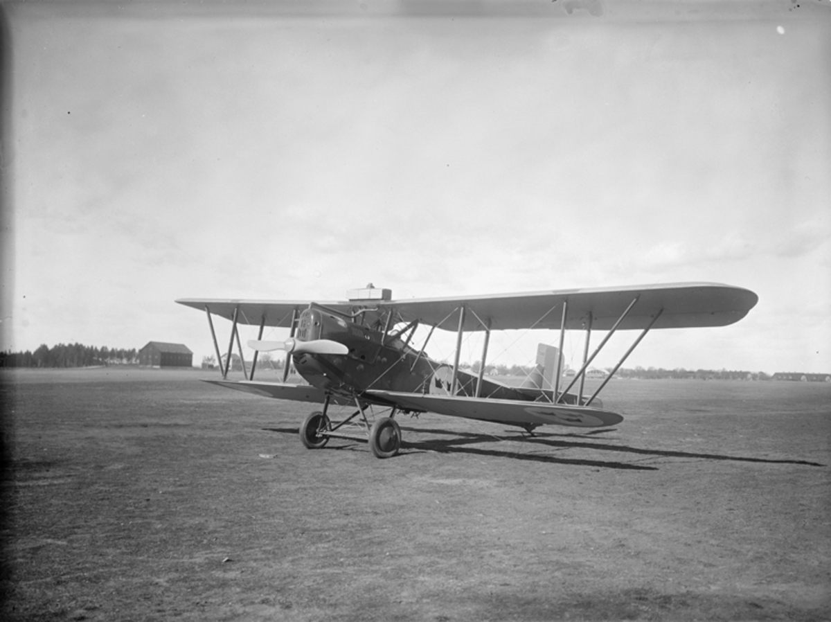 Flygplan FVM S 21 på marken på Malmen. - Flygvapenmuseum / DigitaltMuseum