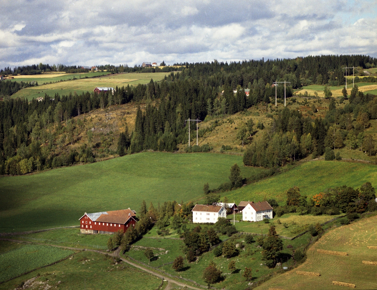 Bye gård i Vardal år 1961
Flyfoto Widerøe