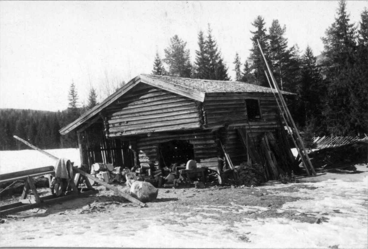 Rollag, Buskerud, Numedal. Fløtterud. Vedskjul. (H.S. 1942) - Norsk ...